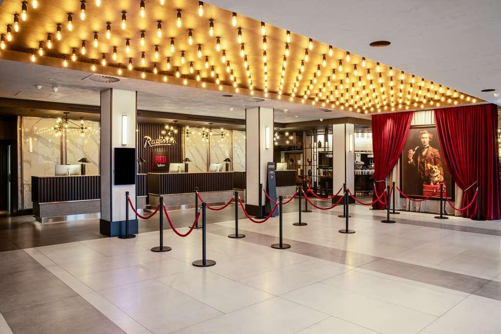 Radisson Red London Heathrow Hotel Interior photo