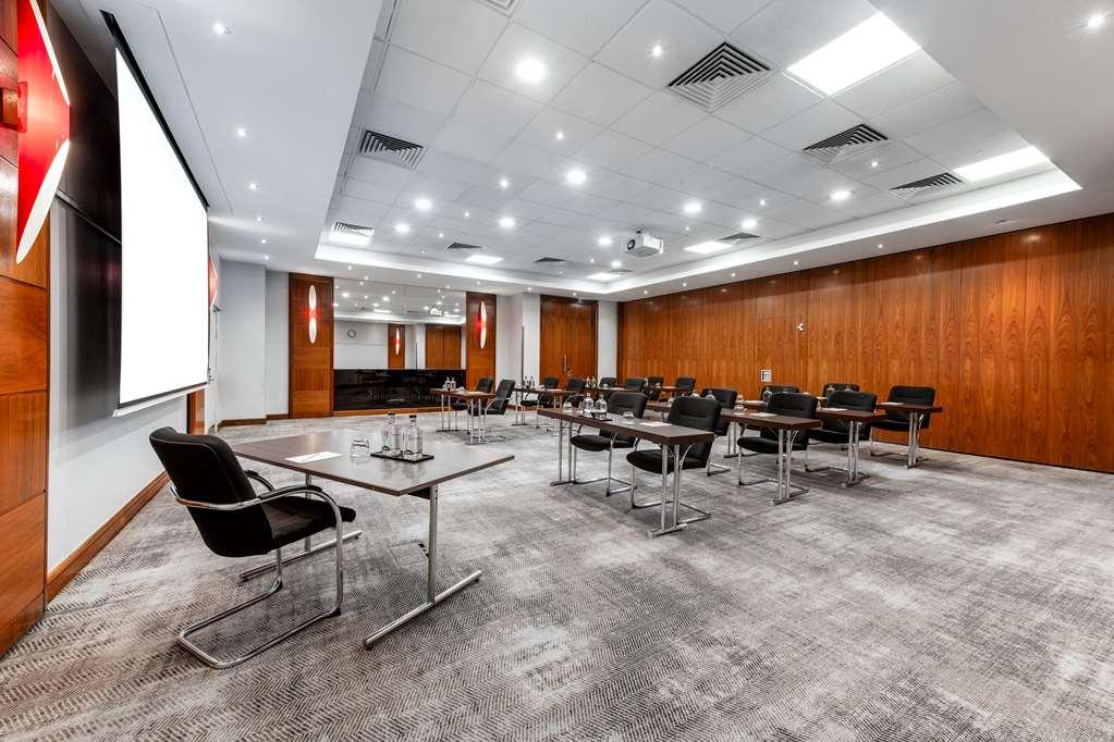 Radisson Red London Heathrow Hotel Facilities photo