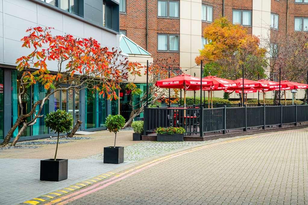 Radisson Red London Heathrow Hotel Facilities photo